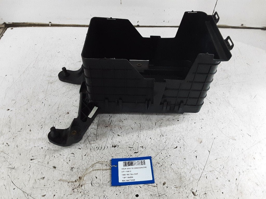BAC A BATTERIE Volkswagen Golf IV (1J1) (1K0915333C), Autos : Pièces & Accessoires, Volkswagen, Mevr. I. Hauben, Utilisé, Rue de l'Espoir 34 34
4030  GRIVEGNÉE, BE