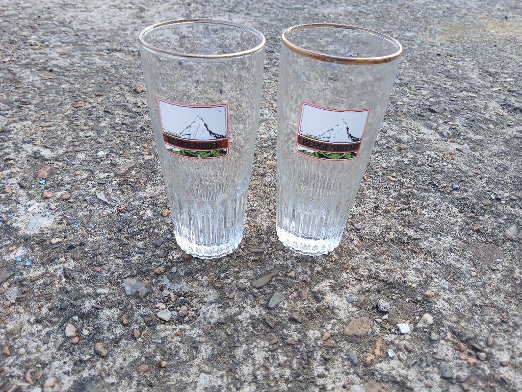 12 montagnes de verres à bière, Enlèvement ou Envoi, Comme neuf, Verre à bière