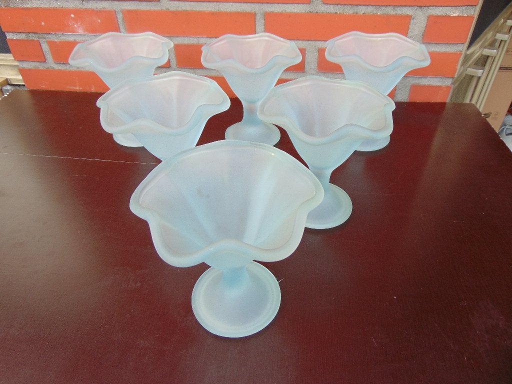 6 ijscoupes mat glas, Huis en Inrichting, Keuken | Servies, Ophalen of Verzenden, Zo goed als nieuw, Glas, Overige typen