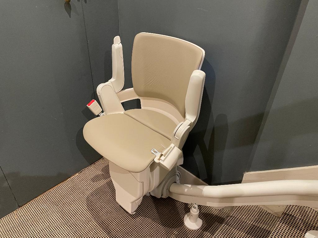 TRAPLIFT OTOLIFT, Diversen, Trapliften, Zo goed als nieuw, Recht, Ophalen