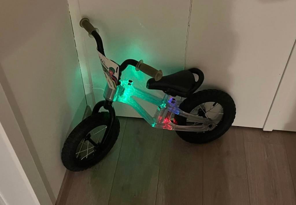 Loopfiets met speciale verlichting, Ophalen, Zo goed als nieuw