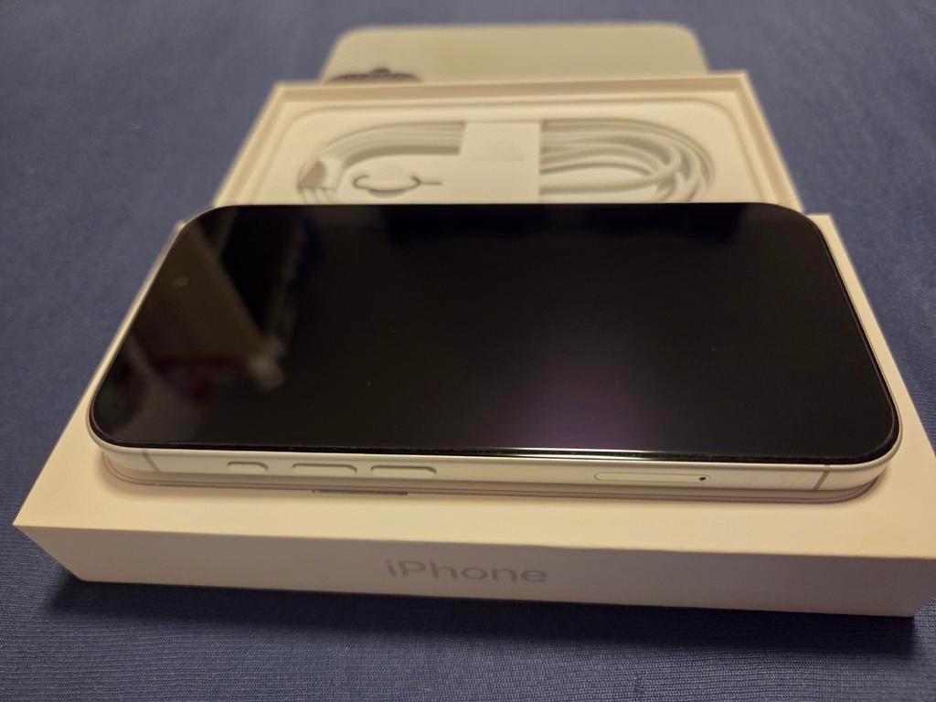IPhone 17 blanc 256gb, batt 100% à peine 21 cycles, Télécoms, Téléphonie mobile | Apple iPhone, Enlèvement, Sans abonnement, Blanc