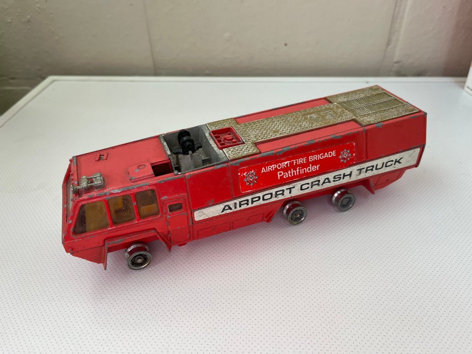 Corgi wrak voor stukken 1103 Pathfinder Airport Crash Truck, Hobby & Loisirs créatifs, Voitures miniatures | Échelles Autre, Enlèvement ou Envoi