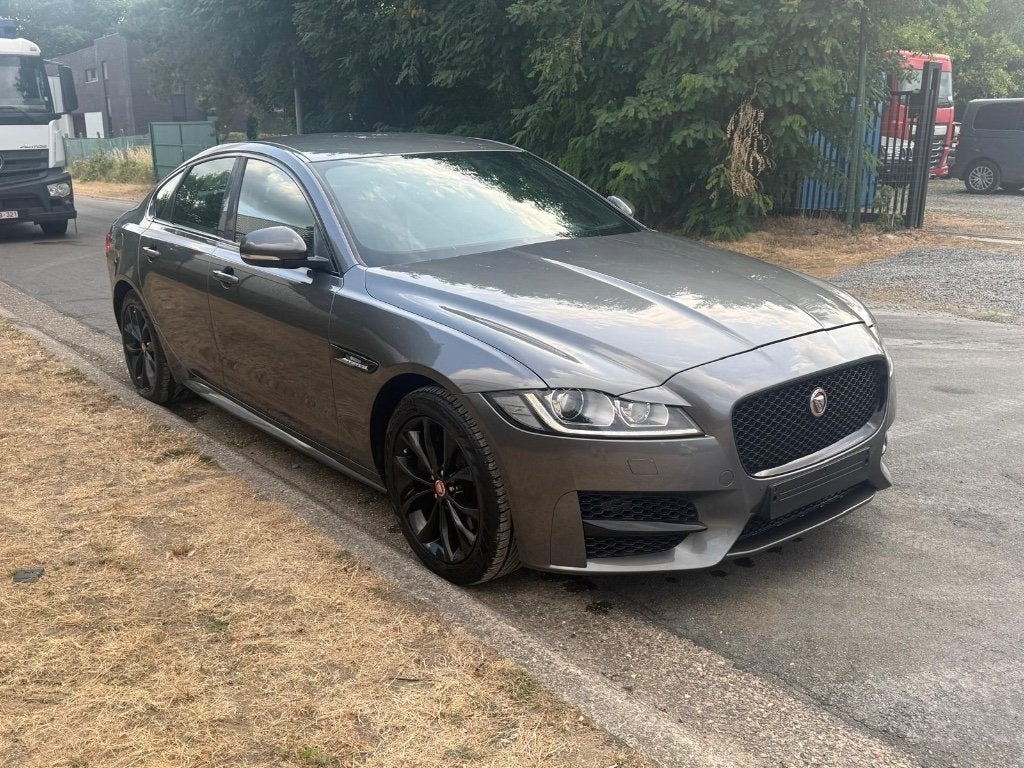 Jaguar XF, Autos, Argent ou Gris, Achat, Entreprise, 2000 kg