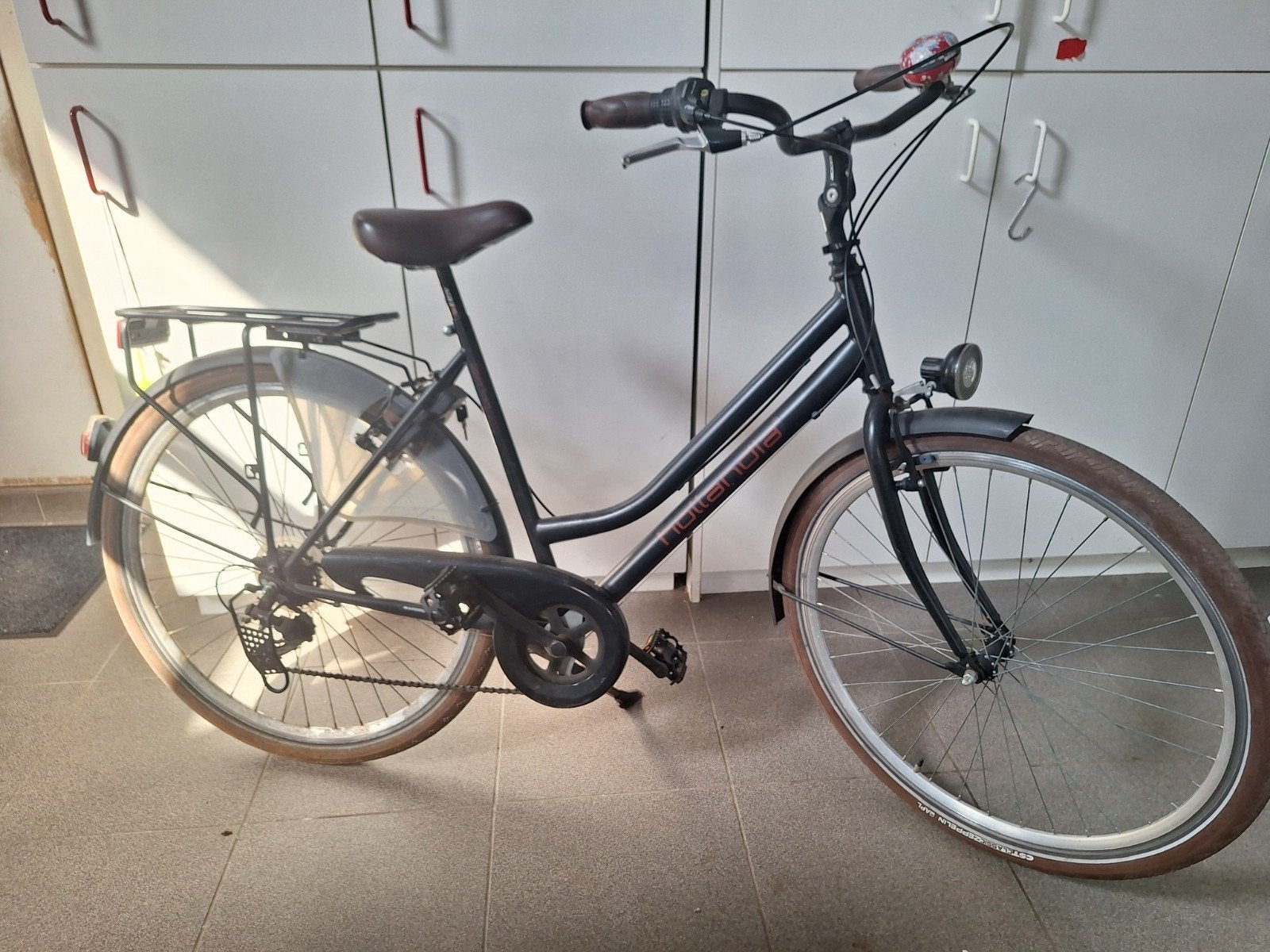 Velo Hollandia, Enlèvement, Vitesses