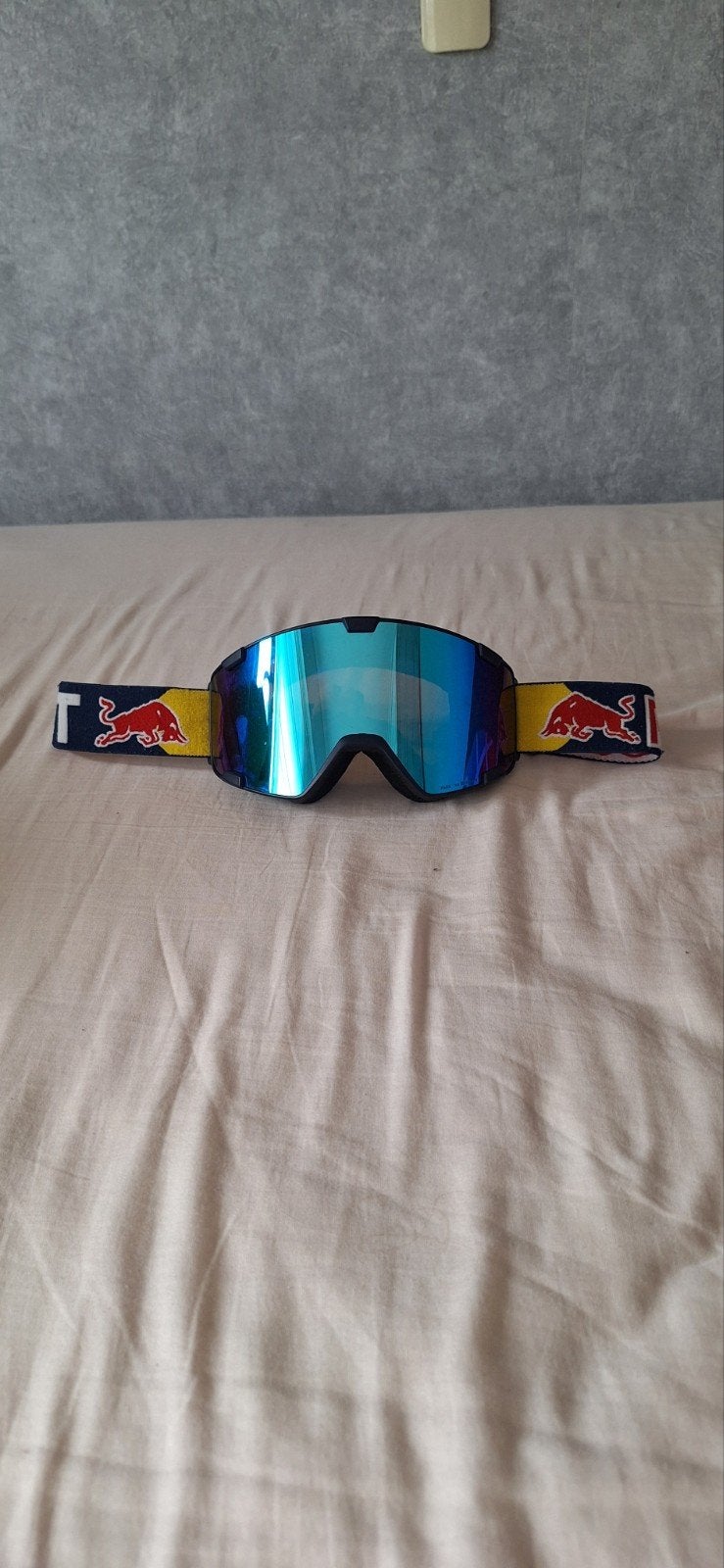 Red bull ski bril, Sport en Fitness, Skiën en Langlaufen, Overige merken, Ophalen of Verzenden, Zo goed als nieuw, Kleding