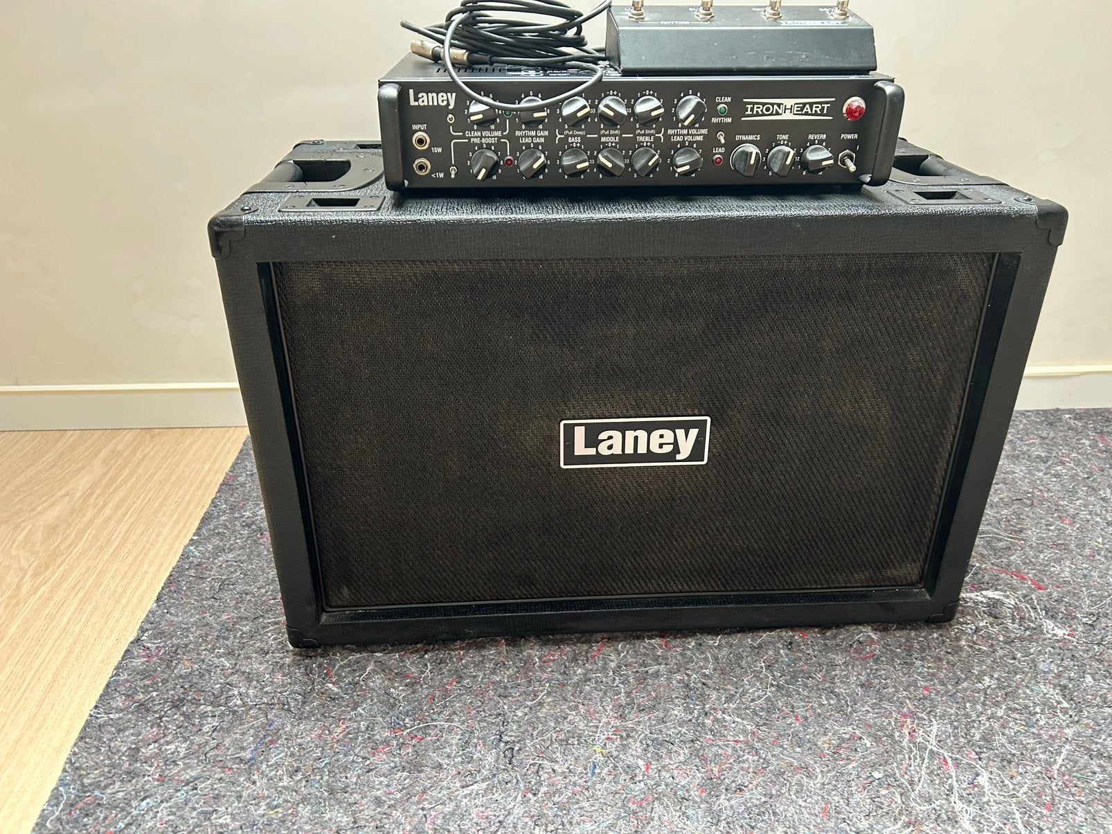 Laney Ironheart IRT-Studio + cabinet 2x12 + footswitch, Muziek en Instrumenten, Ophalen, Gebruikt, Gitaar, Minder dan 50 watt