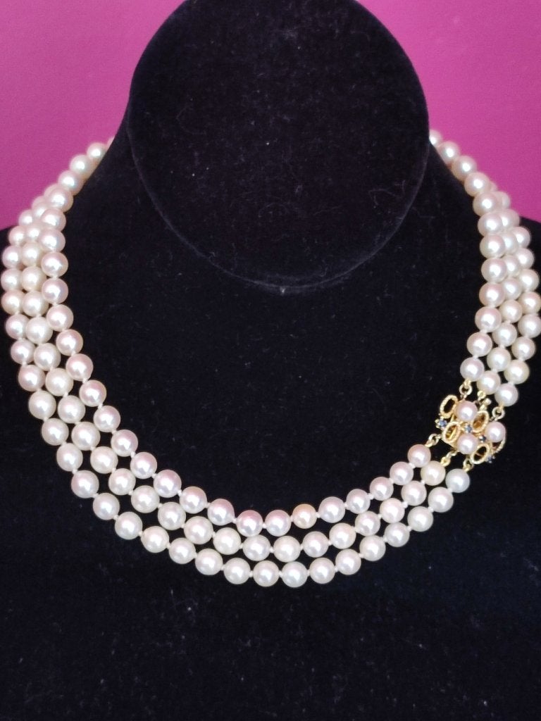 Akoya parels collier met gouden slot, saffieren, Ophalen of Verzenden, Zo goed als nieuw, Goud, Met edelsteen