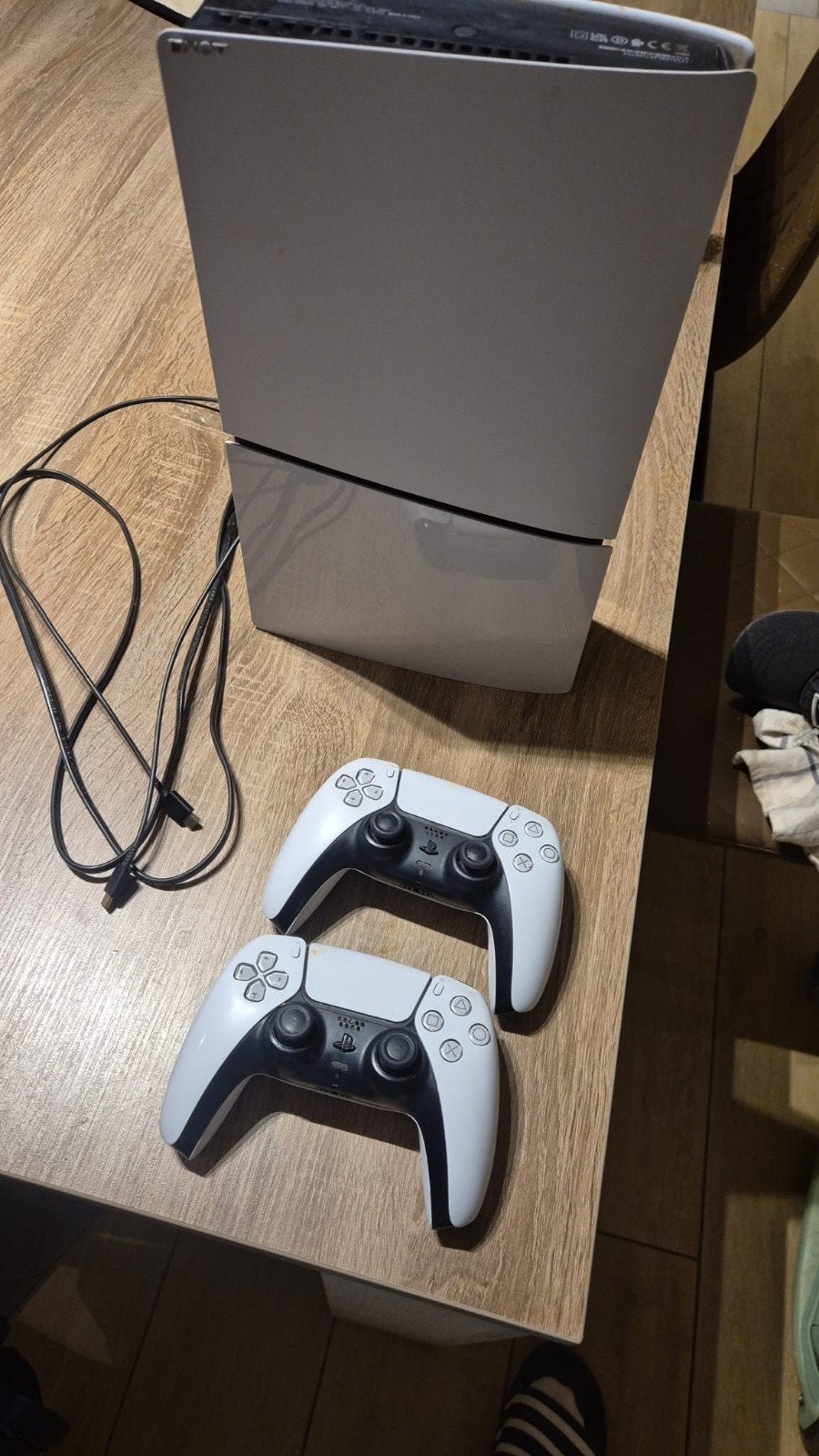 PS5 Digital Edition Slim 1 TB+2 Dualsense-controller, Games en Spelcomputers, Gebruikt, Playstation 5 Digital