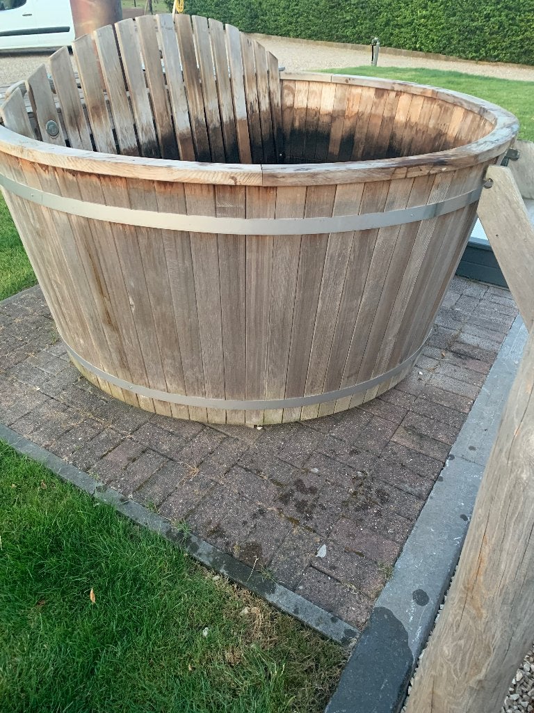 Hottub, Jardin & Terrasse, Bains à remous et Spas, Utilisé, Fixé, Couverture, Pompe, Enlèvement