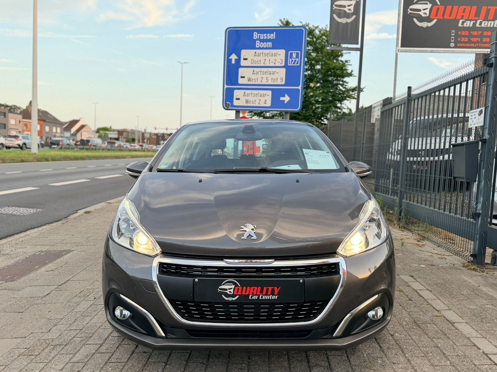 Peugeot 208 *Signature* 10/2018 094000km 1.2i Navi Pdc, Auto's, Peugeot, https://public.car-pass.be/vhr/0465b633-9795-45d2-b7ca-38d3f1a2be00?lang=nl