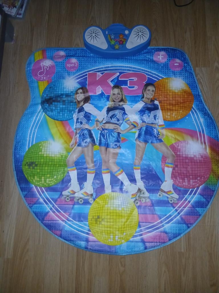 K3 dansmat hanne klaasje marthe, Ophalen