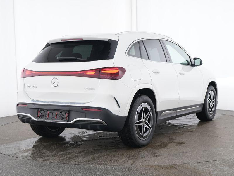 Mercedes-Benz EQA-Klasse 350 4MATIC AMG Line | Smartphone In, Auto's, Mercedes-Benz, Automaat, 215 kW, Stof, Regensensor