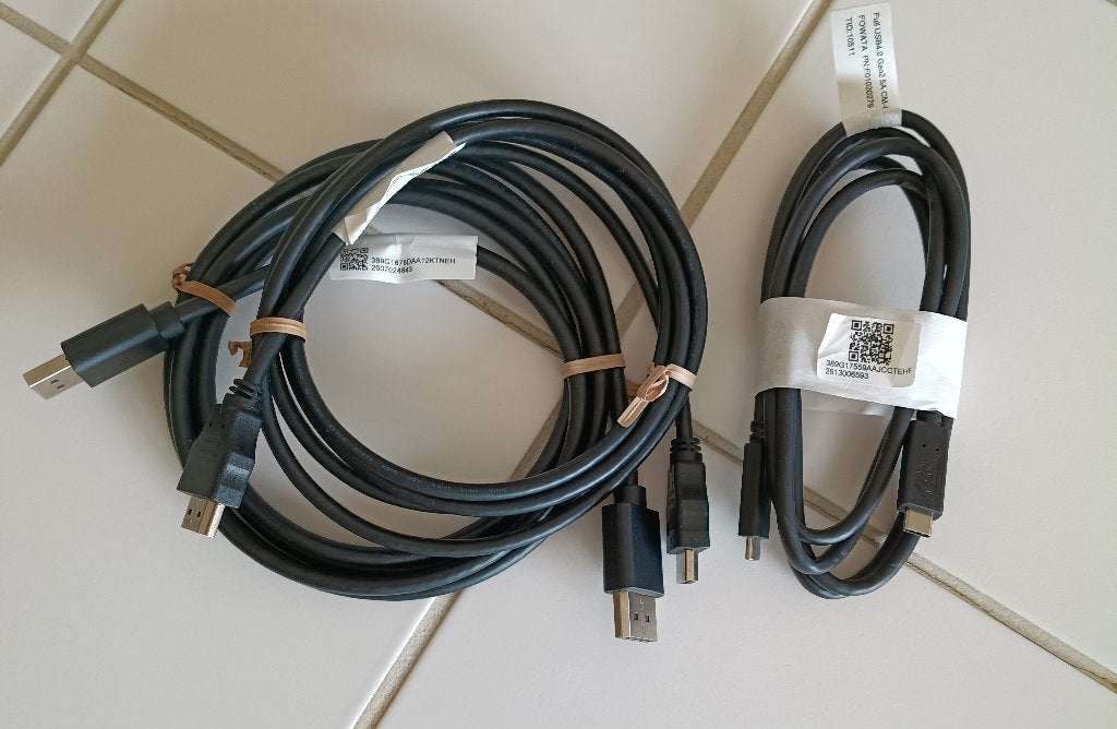 Lot de 3 câbles neufs USB-C / DisplayPort / HDMI, Enlèvement ou Envoi, Neuf, Moins de 2 mètres, Câble HDMI