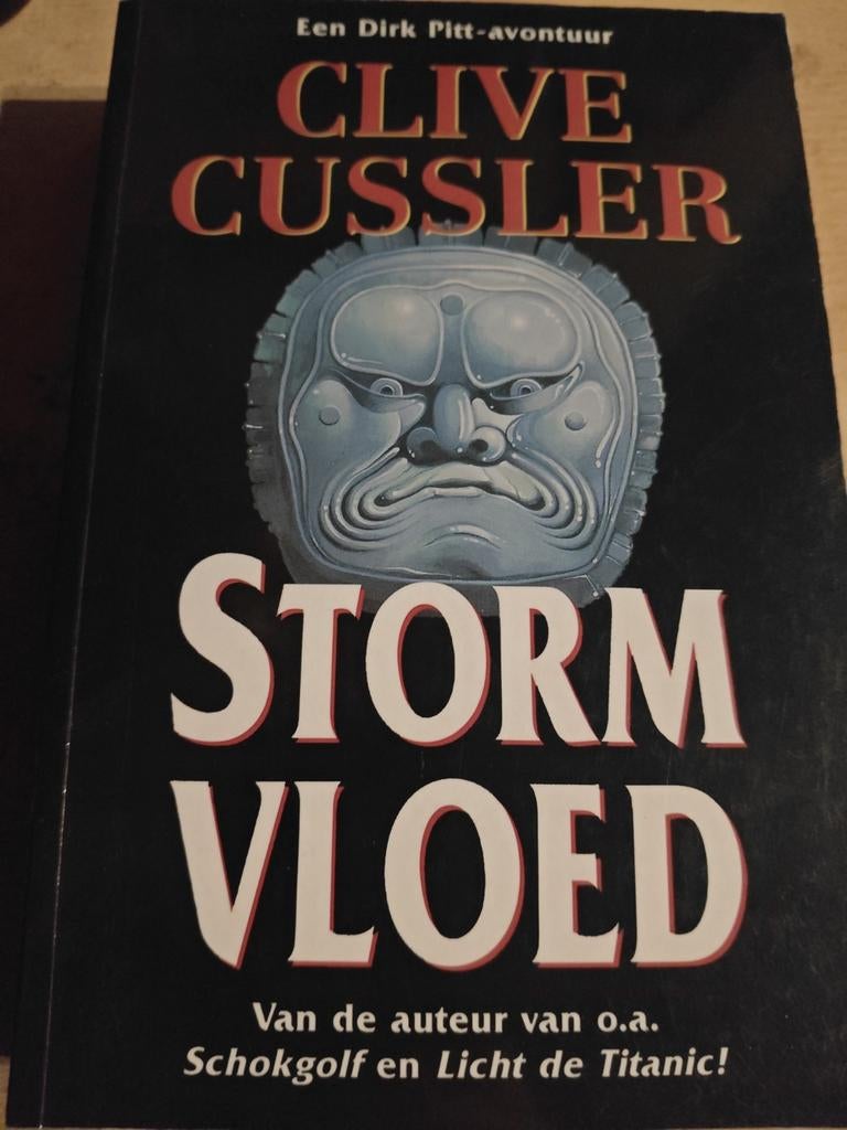 Stormvloed, Clive Cussler, Boeken, Ophalen