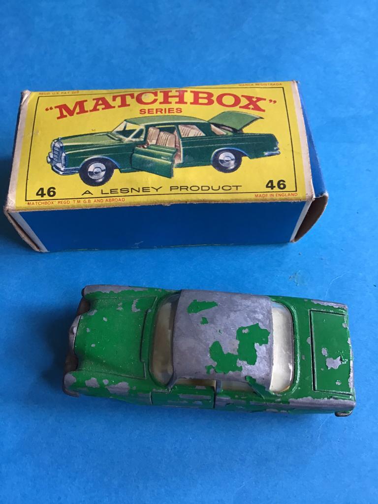 Matchbox autoke mercedesmet bandjes en met doosje, Ophalen, Gebruikt, Matchbox