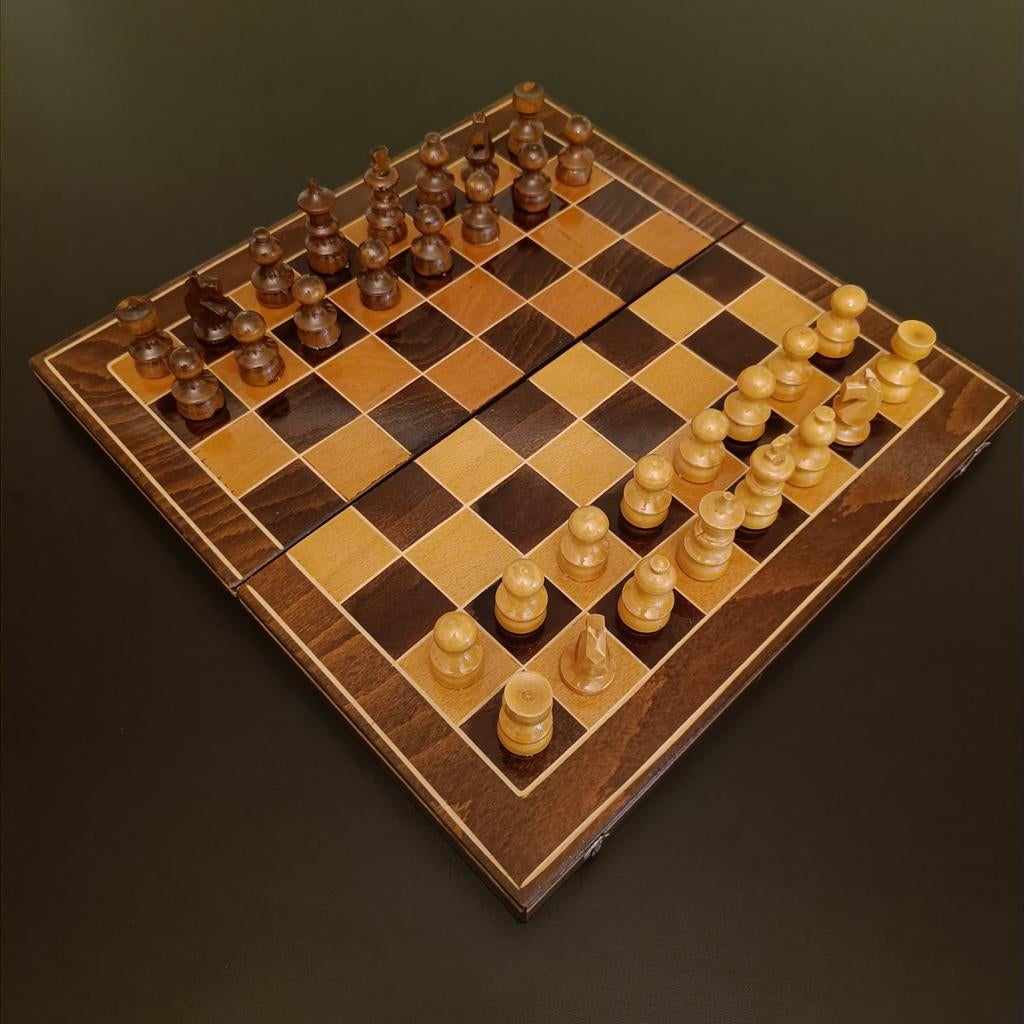 Klassiek houten schaakspel., Hobby en Vrije tijd, Een of twee spelers, Ophalen of Verzenden, Gebruikt
