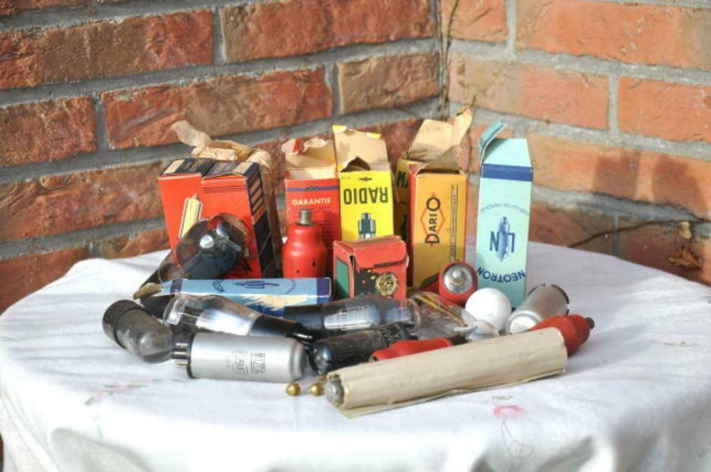 §lot de 25 lampes pour ancienne radio, TV, Hi-fi & Vidéo, Radios, Enlèvement ou Envoi, Autres types