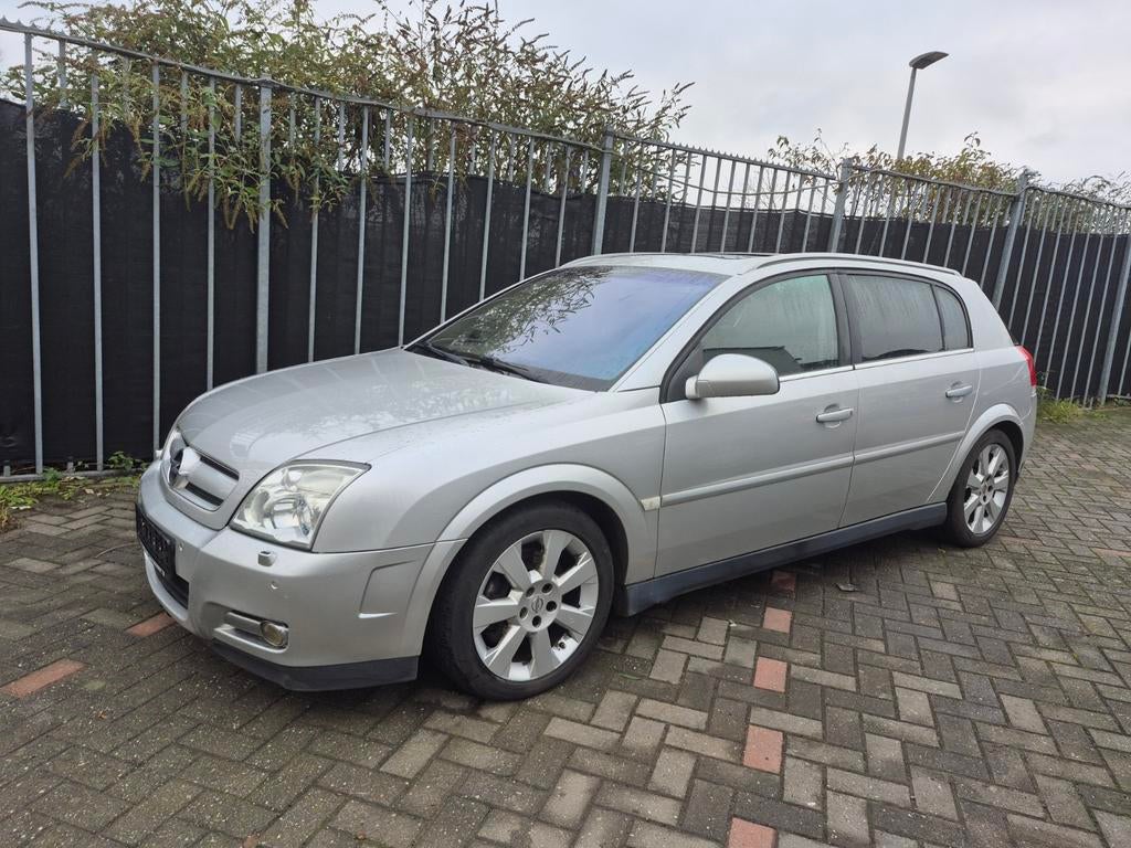 VENDU - Opel signum 3.2 essence automatique 194000km  2004, Auto's, Opel, Automaat, 4 zetels, Bedrijf, Signum