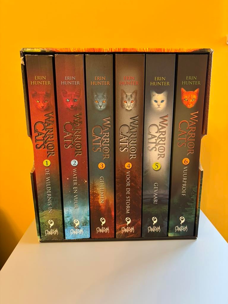 Erin Hunter, Boeken, Ophalen, Zo goed als nieuw