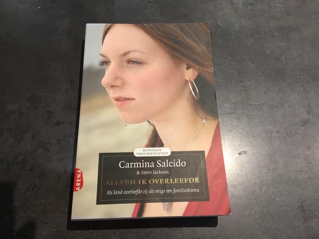 Alleen ik overleefde - carmina salcido, Ophalen of Verzenden, Zo goed als nieuw