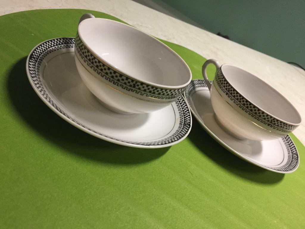 tasses et sous tasses anciennes  en porcelaine blanche, Collections, Enlèvement ou Envoi, Comme neuf, Porcelaine, Tasse et/ou soucoupe