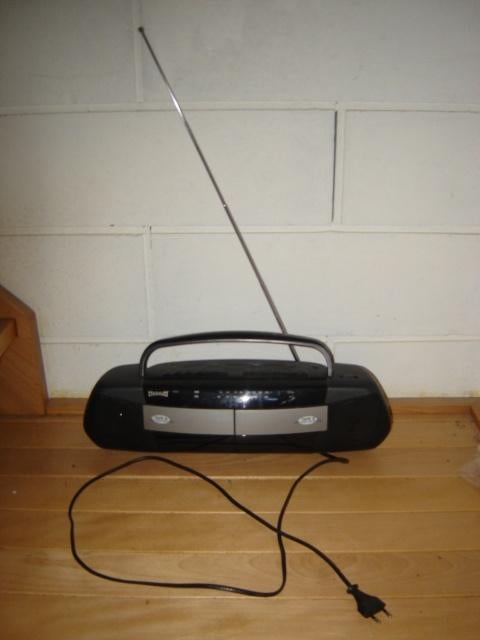 Handradio stereo met twee cassettes, Audio, Tv en Foto, Ophalen of Verzenden, Gebruikt, Radio