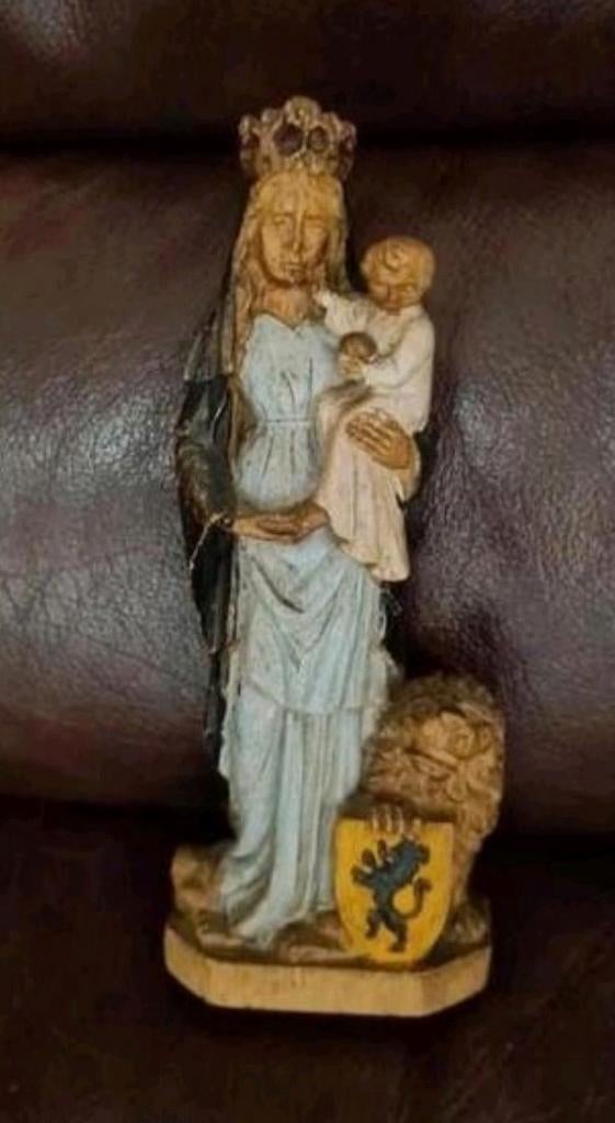 Antieke Madonna met kindje polycroomsteen, Antiek en Kunst, Antiek | Religieuze voorwerpen, Ophalen of Verzenden