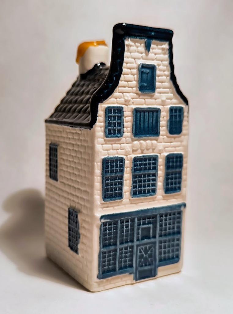 KLM 23, Proeflokaal, Pijlsteeg 31 Amsterdam, Ophalen