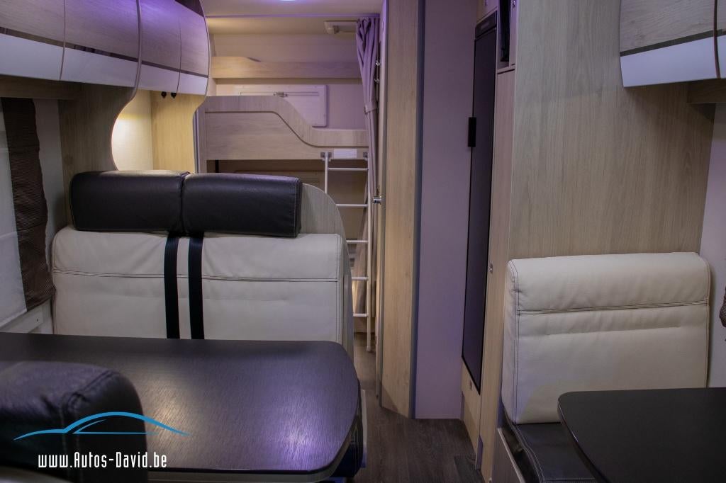 Chausson C656 VIP Fiat 2.3d 7 places/PANNEAU SOLAIRE/TV, Caravanes & Camping, Camping-cars, Siège de train, Fiat, Boîte manuelle