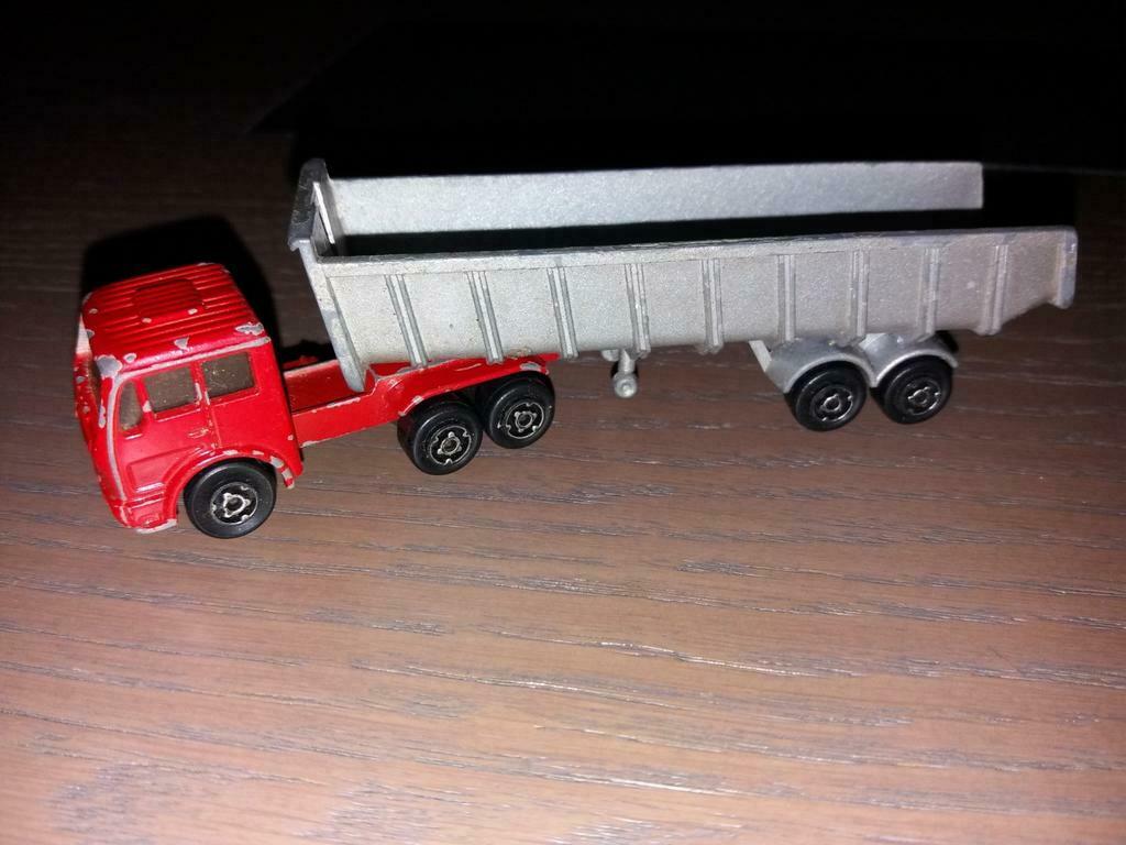 Camion Majorette Mercedes 1/100, Enlèvement ou Envoi, Utilisé