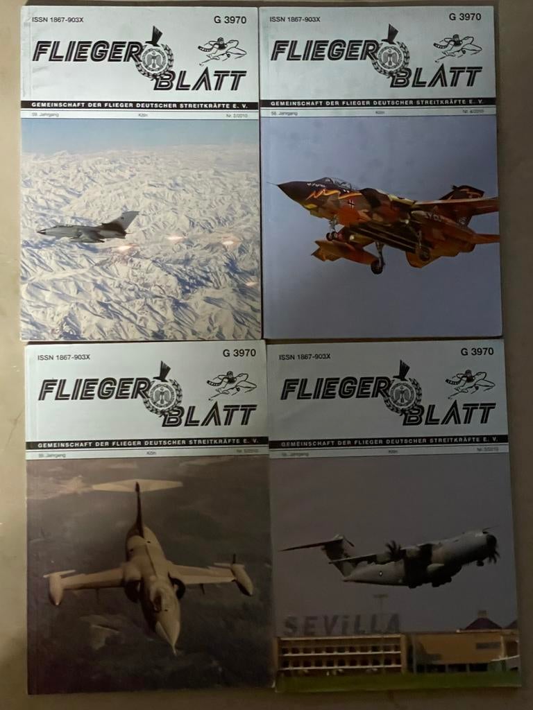 4 brochures : Fliegerblatt Bundeswehr de 2010, Enlèvement ou Envoi, Comme neuf