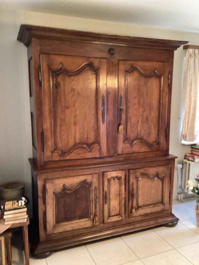 Grande armoire ancienne, Enlèvement
