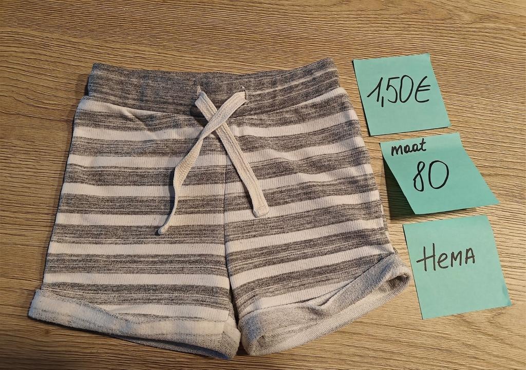 Short Hema - maat 80, Enfants & Bébés, Vêtements de bébé | Taille 80, Pantalon, Garçon, Enlèvement ou Envoi, Utilisé
