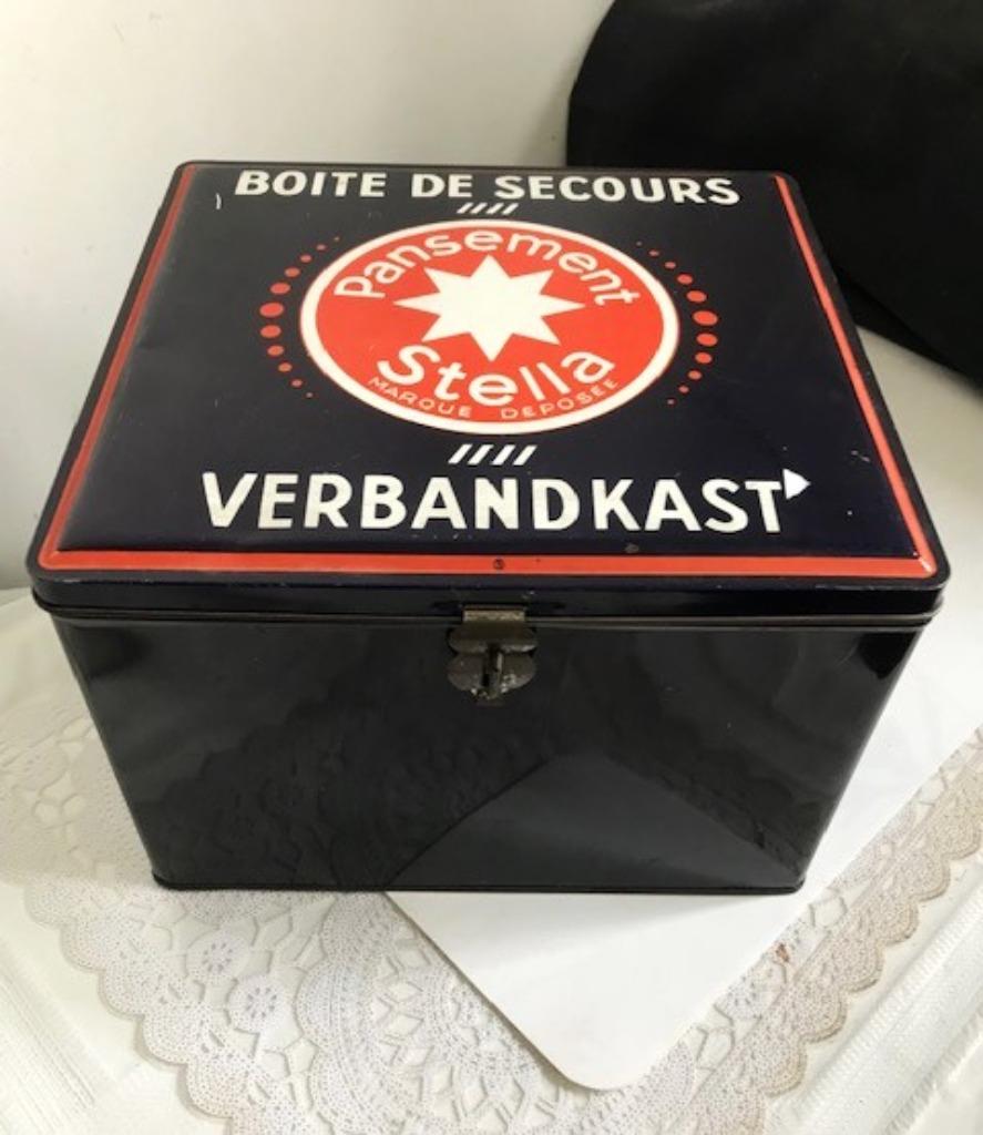 Boîte premiers secours médicale avec contenu vintage👀🤗💑👌, Divers, Matériel Infirmier, Neuf, Enlèvement ou Envoi
