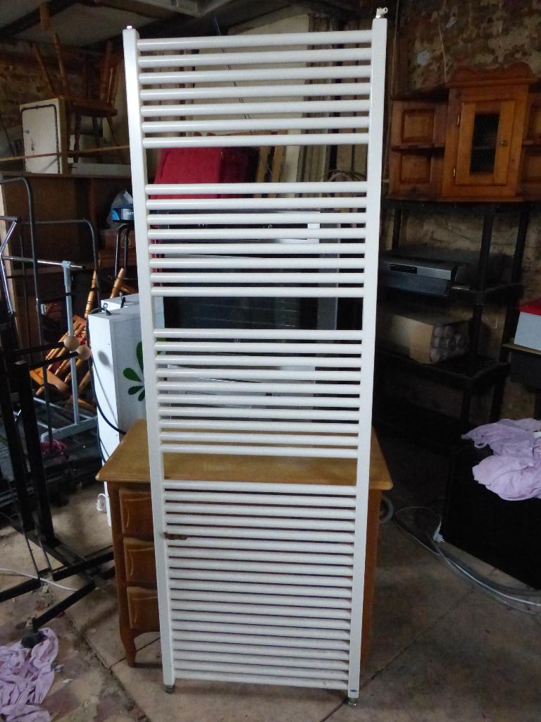Radiateur porte-serviettes (à eau), Moins de 60 cm, Enlèvement, Utilisé, 80 cm ou plus
