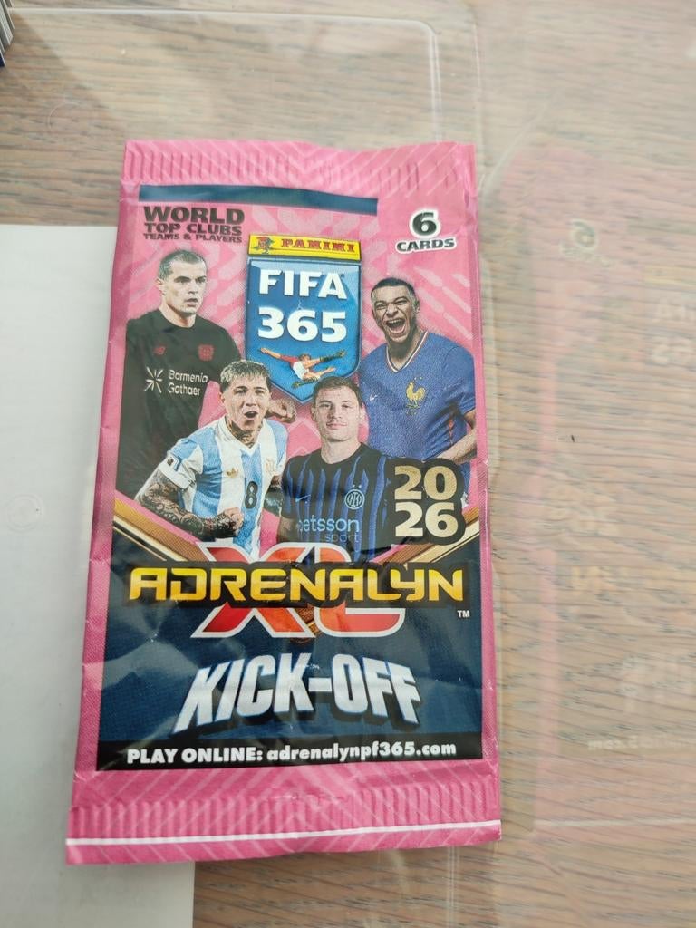 Panini 2026 FIFA 365 Adrenalyn XL Kick-Off, Hobby en Vrije tijd, Ophalen of Verzenden, Zo goed als nieuw