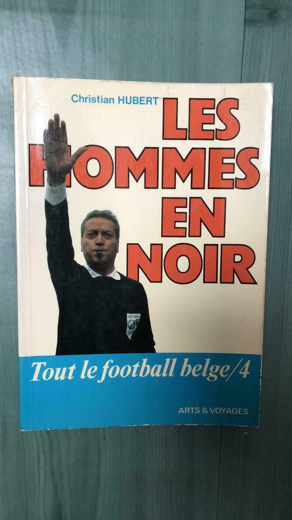 Livre Tout le football belge 4 - les hommes en noir (1974), Gelezen