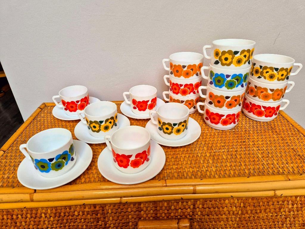 Gros lot de tasses vintage arcopal lotus, Enlèvement