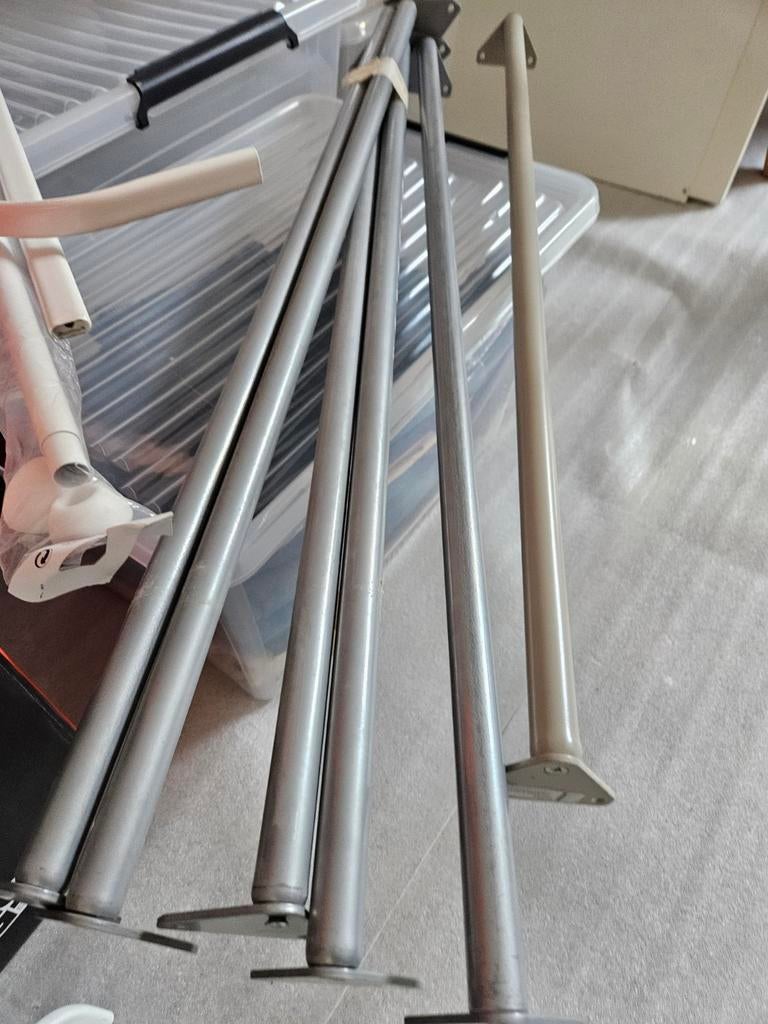 Tringles à vêtements Ikea PAX, Enlèvement
