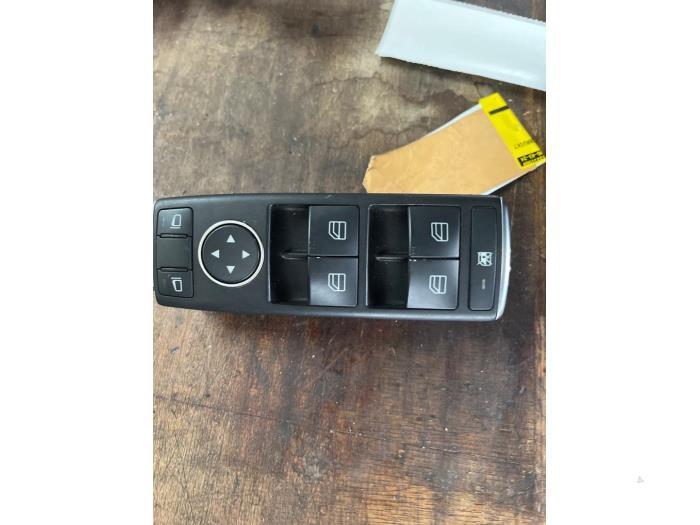 Commutateur vitre électrique d'un Mercedes B-Klasse, 3 mois de garantie, Utilisé, -, -