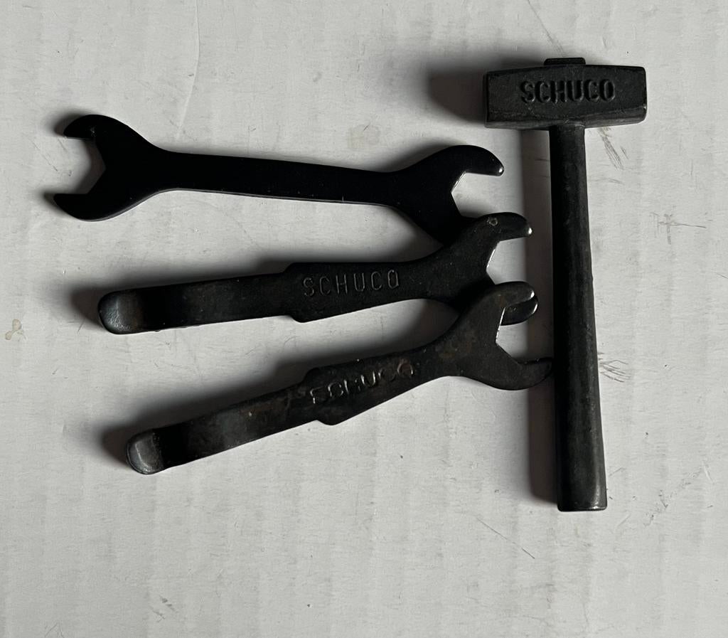 Outils Schuco pour votre Studio 1050 Mercedes Silberpfeil, Envoi, Comme neuf
