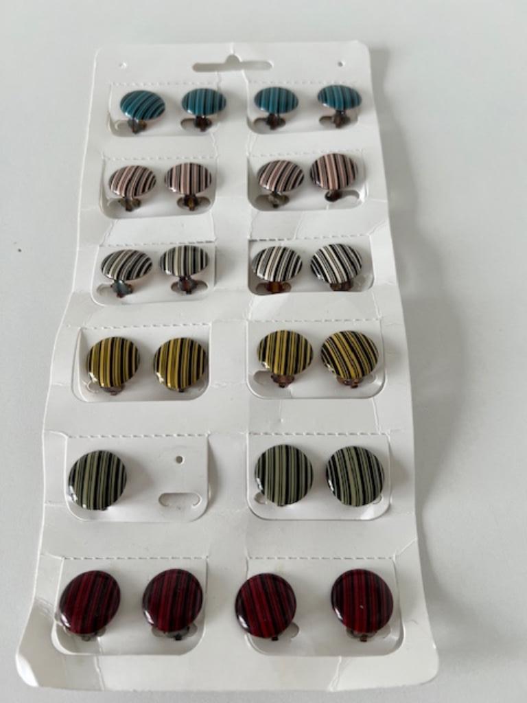 Boucles d'oreilles 11 p. gratuites, Enlèvement ou Envoi, Autres couleurs, Autres matériaux, Neuf