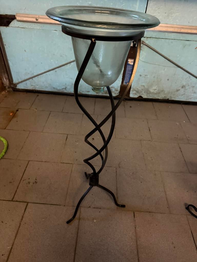 Magnifique vase pied en fer forgé, Enlèvement ou Envoi, Comme neuf