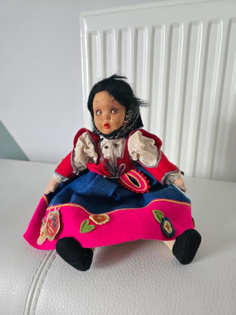 Folkloristisch poppetje 2, Verzamelen, Poppen, Ophalen of Verzenden