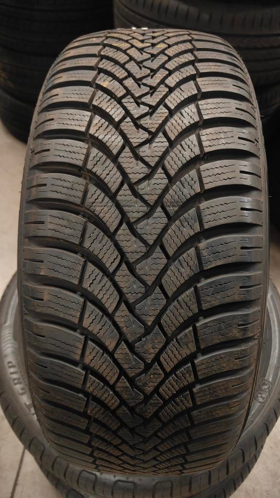 205/50r17 93v falken 45€ per stuk met montage en balanceren, Auto-onderdelen, Ophalen