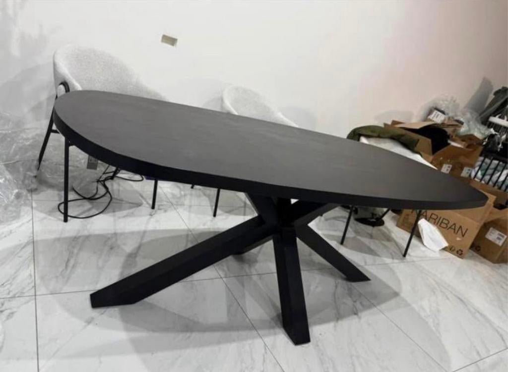 Table à manger originale en chêne sans traces d'usure, Enlèvement