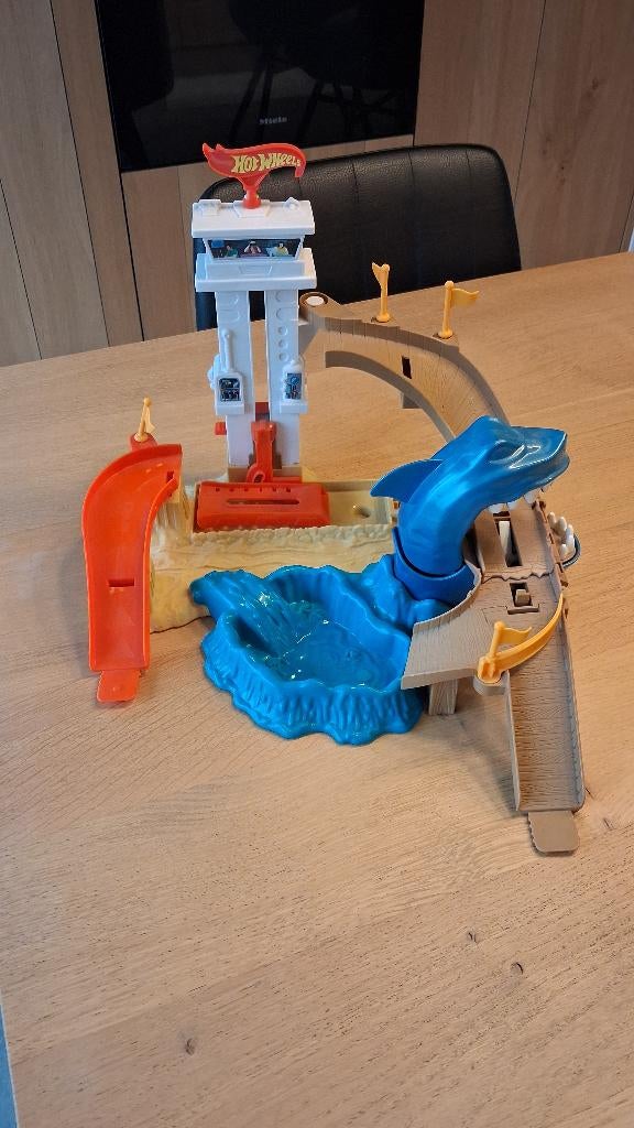 Hot wheels race baan, Kinderen en Baby's, Speelgoed | Racebanen, Racebaan, Ophalen of Verzenden, Zo goed als nieuw, Hot Wheels
