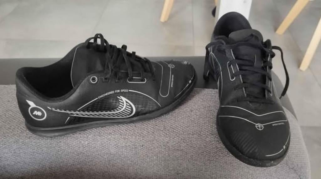 Basket Nike foot en salle pointure 38.5, Enlèvement, Comme neuf