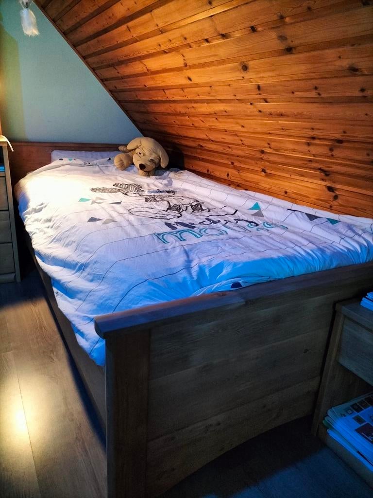 Eenpersoonsbed met lade en matras en nachtkastje, Ophalen of Verzenden, Gebruikt, Lattenbodem